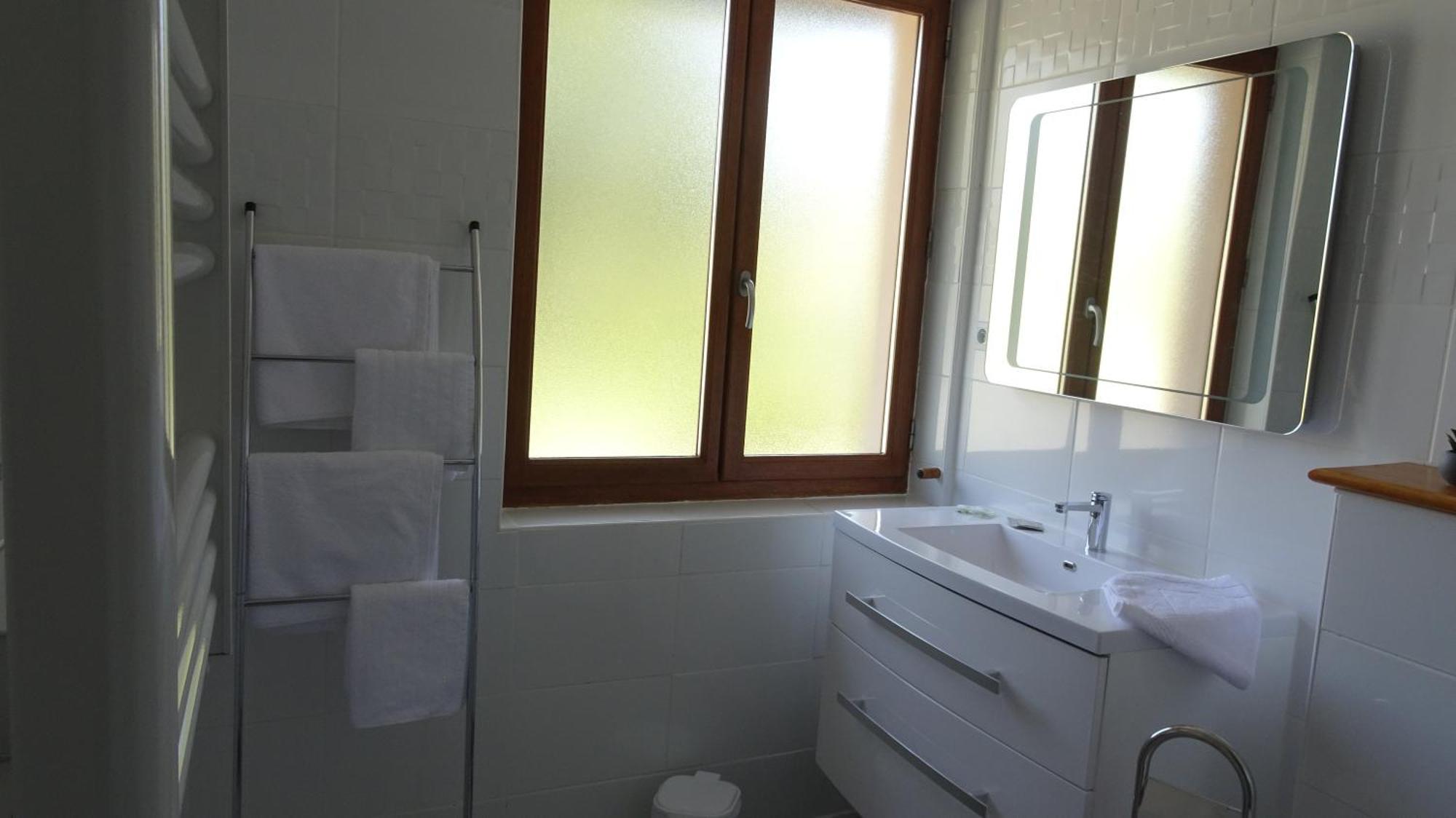 Au Pont De La Gineze Bed & Breakfast Barjac  Exterior photo